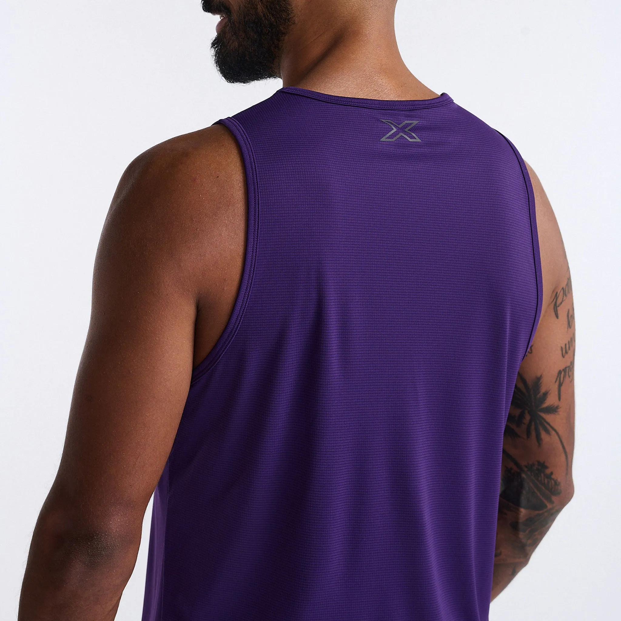 2XU | Men's Aero Tank - Acai/Black Reflective