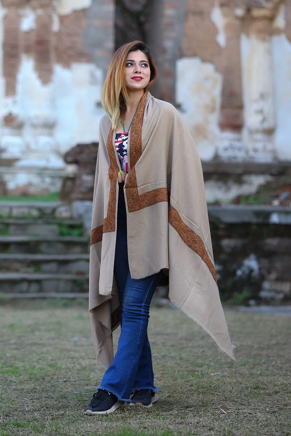 Classy Shade Of Brown Colour  Kashmiri Sozni Shawl Embellished With Designer Four Sided Running Border.