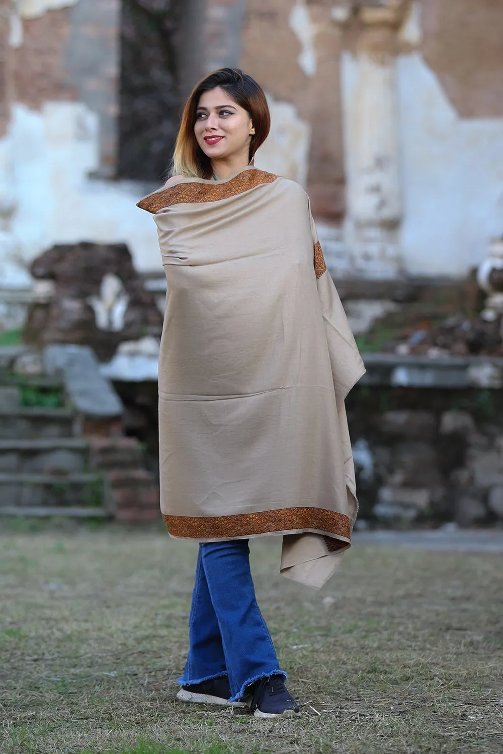 Classy Shade Of Brown Colour  Kashmiri Sozni Shawl Embellished With Designer Four Sided Running Border.