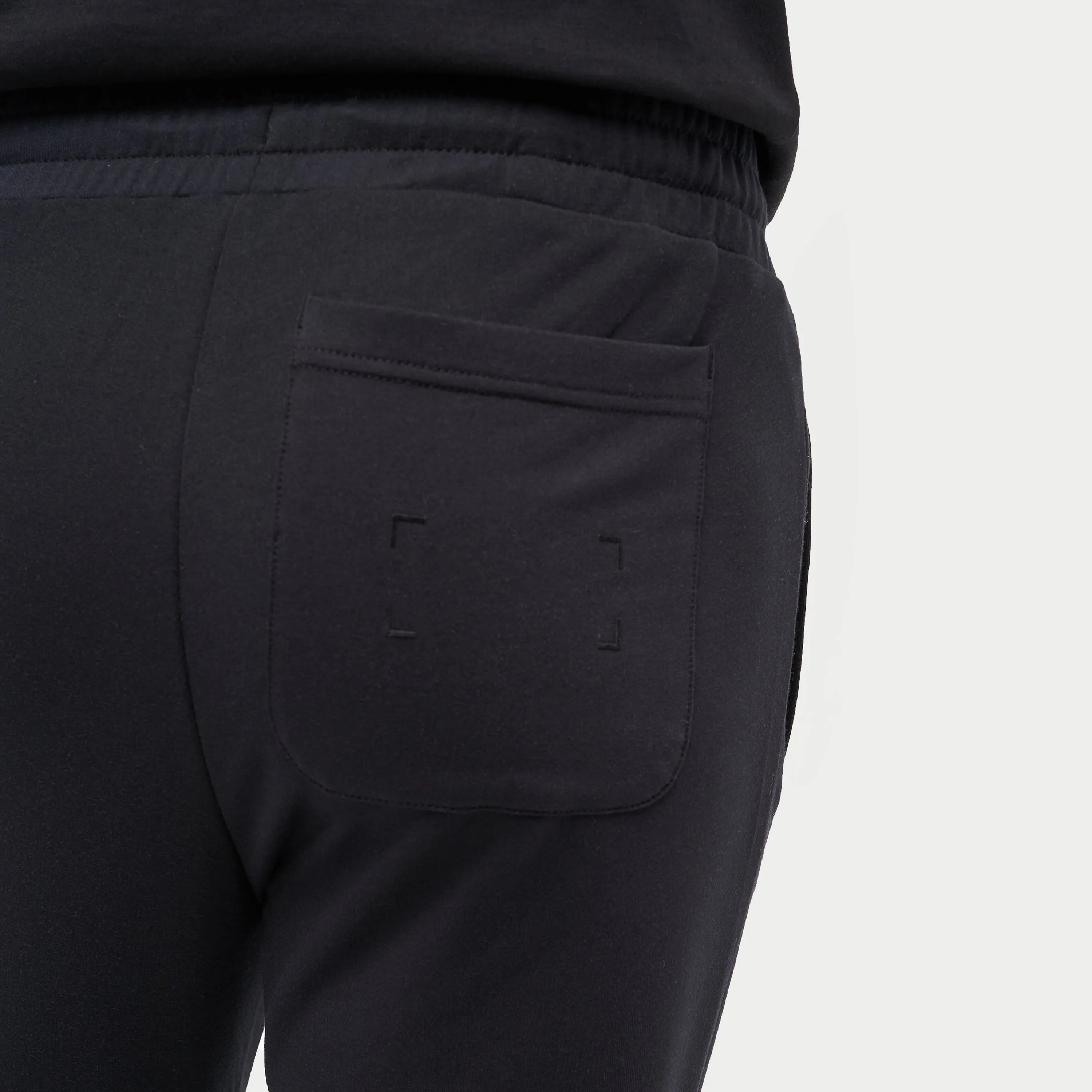 Mens Focus Tapered Sweatpant - Black